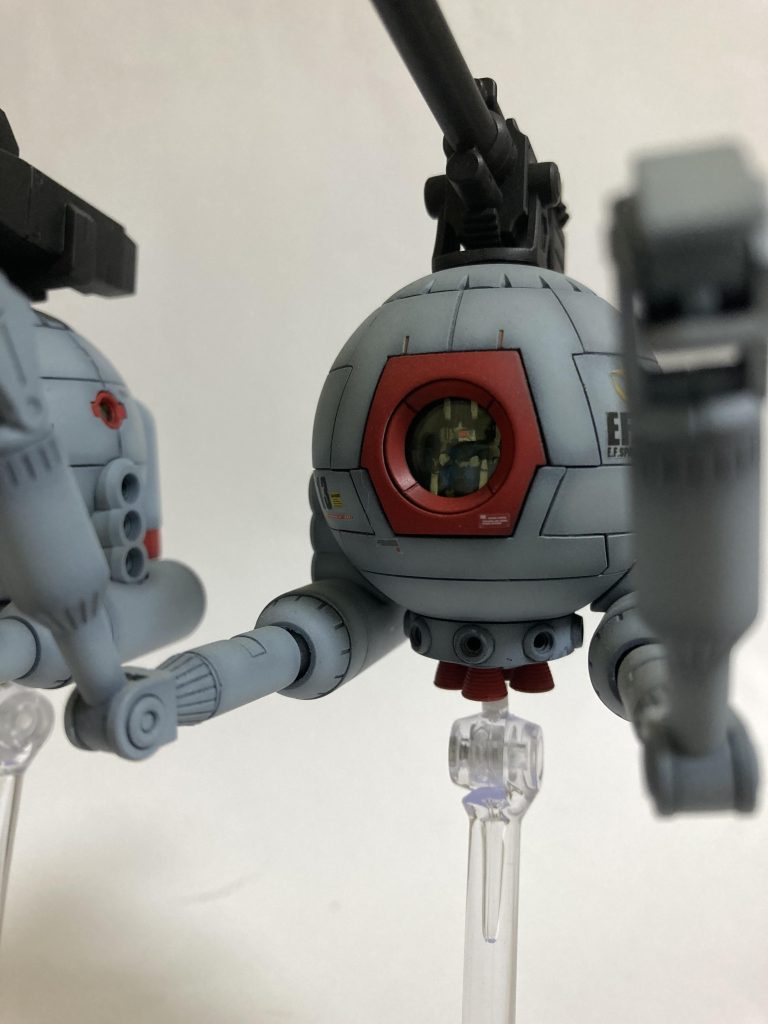 長距離砲のパイロットはアムロが射撃時に使用していたスコープ(アーム式のやつ)を再現していますが、私のスマホの性能ではうまく写りませんね…