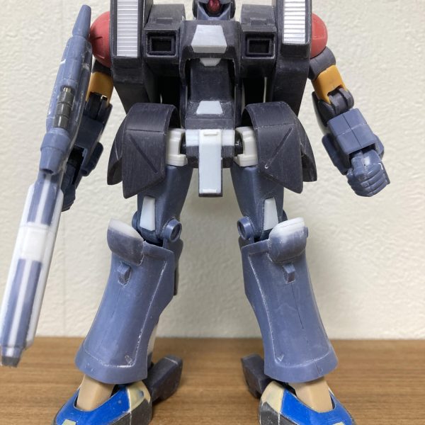 長かったガ・ゾウム製作もようやく終了しました。GW中に塗りたかったけど無理でした…完全変形なんて目指したため、途中で何度もやり直しがあり、試行錯誤の末にやっと満足いく形まで来ました。結構カッコ良くなったと思いますが、いかがでしょう？（2枚目）