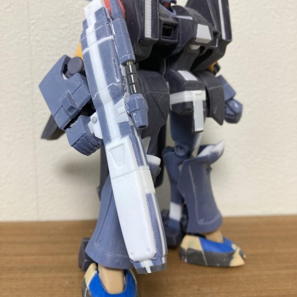 長かったガ・ゾウム製作もようやく終了しました。GW中に塗りたかったけど無理でした…完全変形なんて目指したため、途中で何度もやり直しがあり、試行錯誤の末にやっと満足いく形まで来ました。結構カッコ良くなったと思いますが、いかがでしょう？（3枚目）