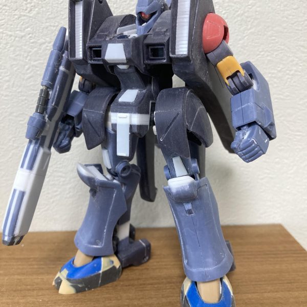 長かったガ・ゾウム製作もようやく終了しました。GW中に塗りたかったけど無理でした…完全変形なんて目指したため、途中で何度もやり直しがあり、試行錯誤の末にやっと満足いく形まで来ました。結構カッコ良くなったと思いますが、いかがでしょう？（7枚目）