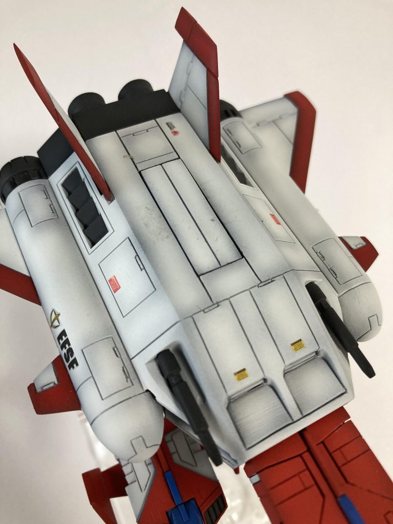 背中ミサイルのハッチは閉じた状態も作成