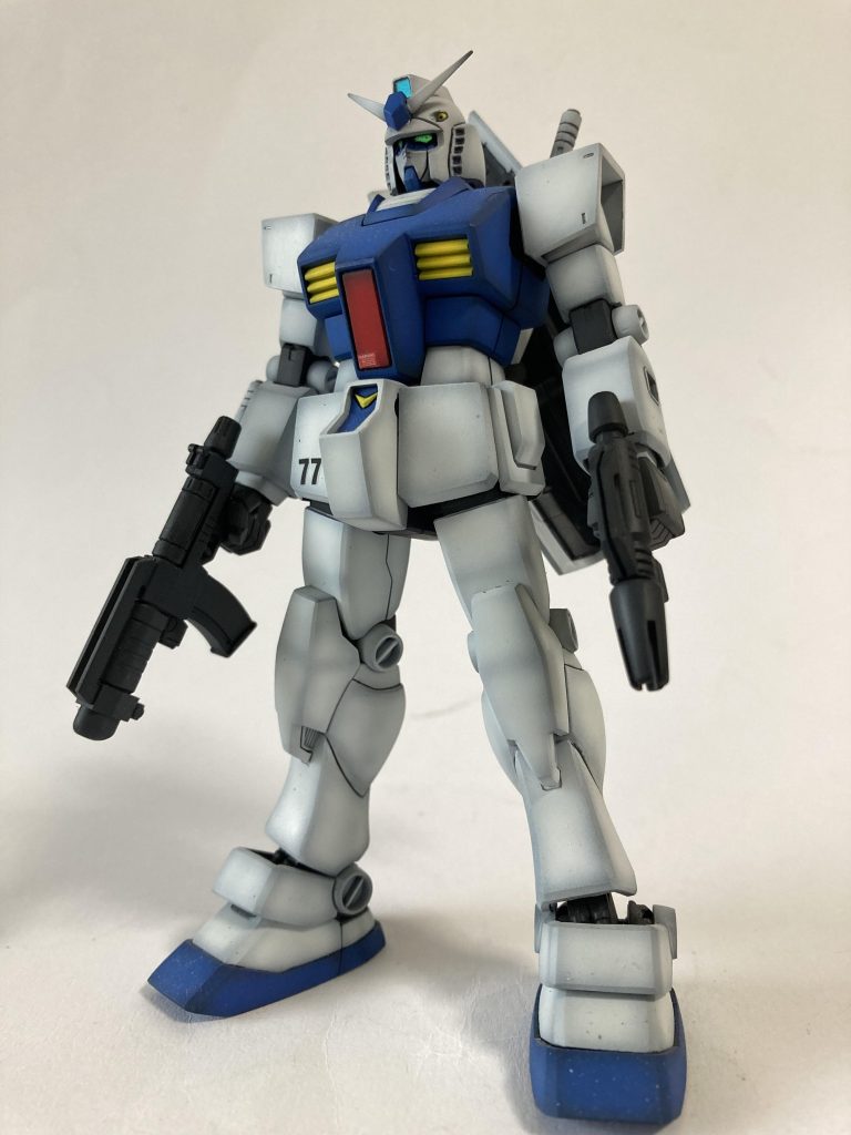 二丁拳銃も男の浪漫です!ガンダムヘッドだと腰のキャラメルが無いとのっぺり見えるのが不思議