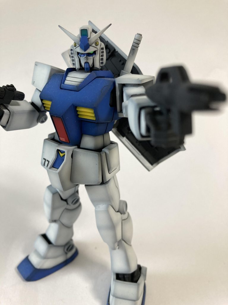 サブウェポン的に左手にビームスプレーガンを装備