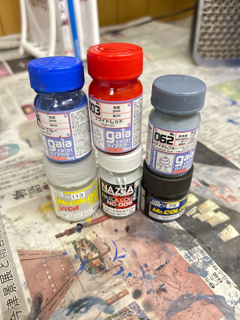 塗装にはガイアノーツ、クレオス製のを使用しています