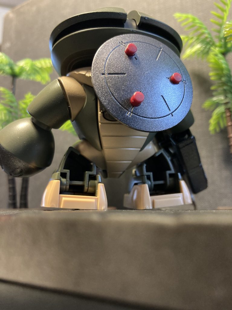 シンガリユニット機雷は赤いランナーを切っただけです。お気軽に発射できますが、見えてない方の断面を整えてないです。弾数も３発に減っておりますが、SD版という解釈でｗ