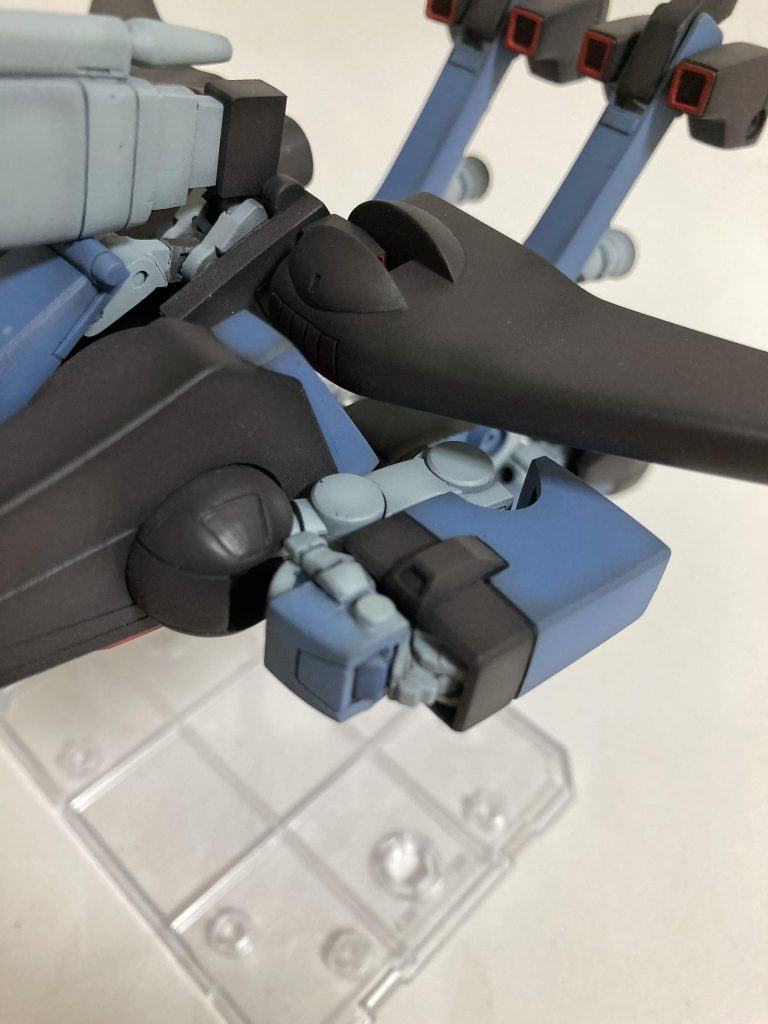 上腕は二重関節のため変形時にはかなりコンパクトに腕が畳めるようになりました