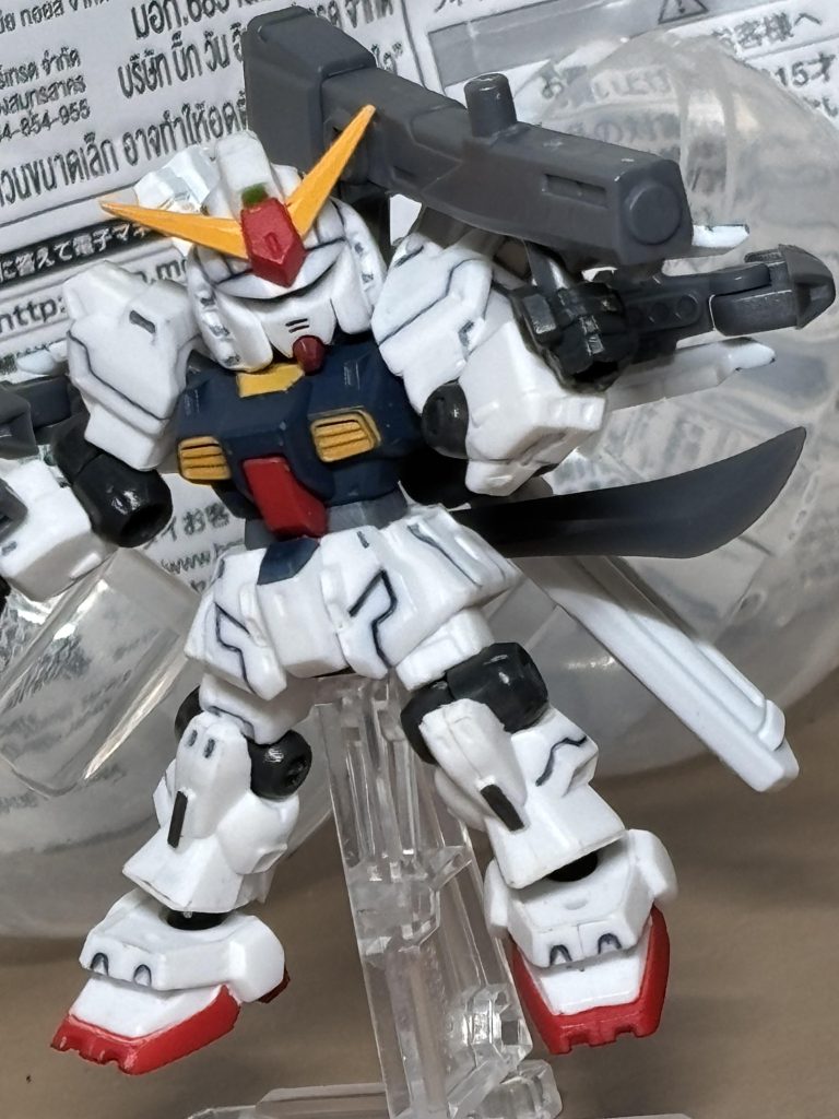 クレイバズーカを構えるマークトゥー。まぁ、同じエゥーゴの機体の武装だから、一番あり得る組み合わせ。普通に様になっててかっこいいですね！