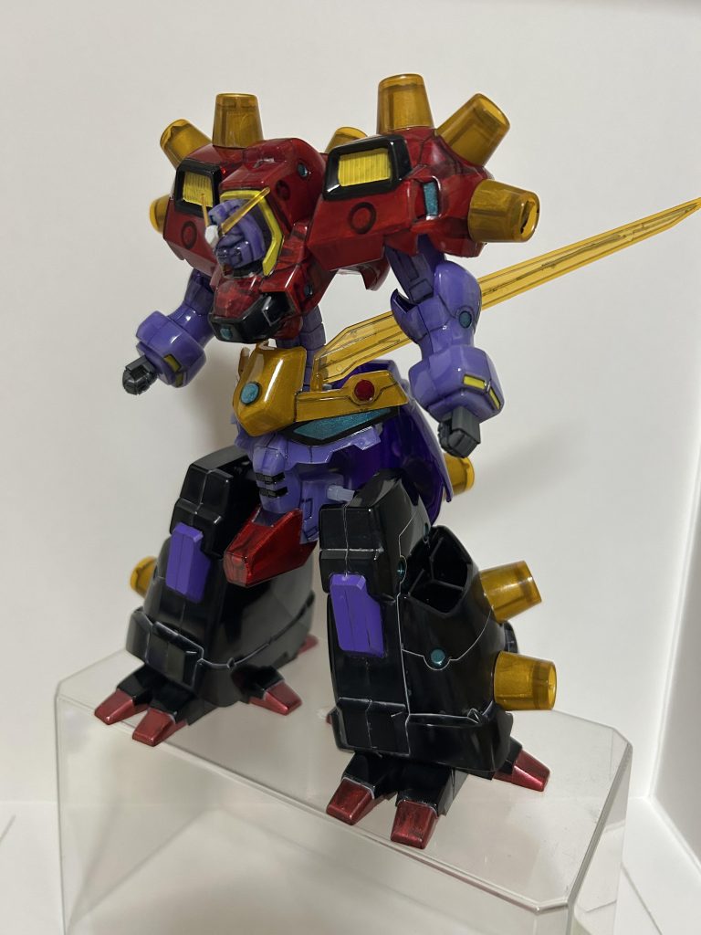 顔や腕などは本来白ですが、デビル感が出るかなぁ…と紫で内側を塗りました。