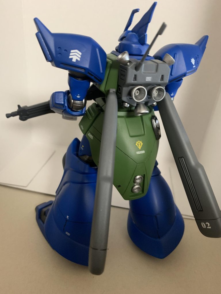 バックショットスカート部分のスジボリが苦労ポイントです。