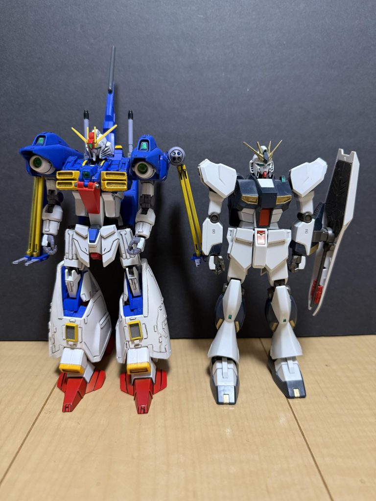 νガンダム(頭頂高22m)と比較。λの方が頭一つ分高いですねー