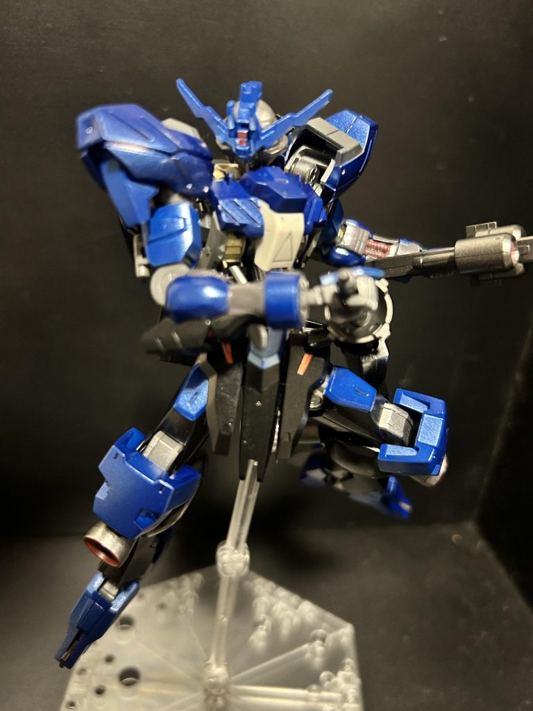 鉄血で1番好きな機体なんで、カッコよくしたかったんで、結構満足してます。