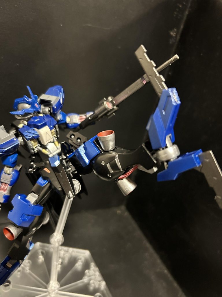 バーニアの赤塗り終わった後に、知り合いに「100均のねんど使うと楽だよー」って言われて次からやってみようかと思います。もうちょい早よ言うてくれ笑