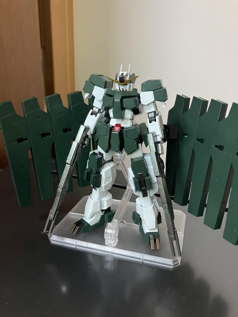 今回はジオラマであるシーンを再現するために、ビルドハンズ角形を使用して、平手も作成しています。