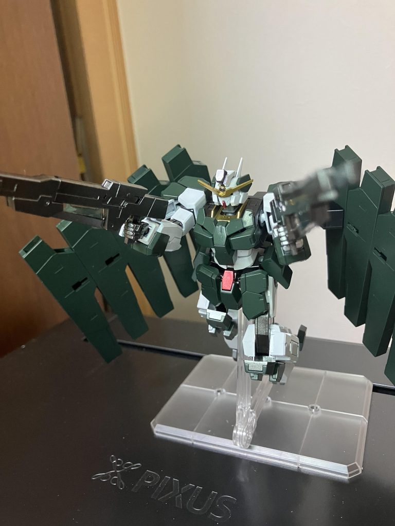 1/144なのに頭部のガンカメラも展開することができるのはデュナメス系のガンプラの良いところ