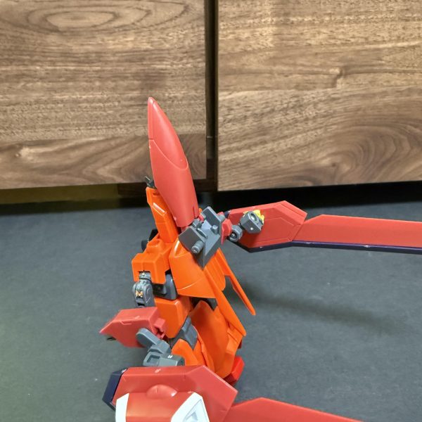バウII（仮）開発計画②です！（1＆2枚目）ミキシング用にリバウを買いましたが結局足しか使わなそうです笑（3枚目）バウアタッカーは頭部以外はどノーマルです！ジャスティスの額センサーがジャストフィットしていて嬉しい誤算です笑（2＆4枚目）バウのサイドアーマー兼バウナッターの主翼はあまりにも小さいので、思い切ってイモータルジャスティスのバックパックをミキシングしてみました！バウナッターはもろ足って感じだったので、ミキシングで主翼を大きくしました！（5＆6枚目）機首に展開式のカバーを付けました！MS形態時は後側に収納します。既存のバックパックに干渉しません！少しは飛行機感が出ましたかね？笑元のキットのカラーが赤＆白系なんで火星ジオン感半端ないですね笑  （5枚目）