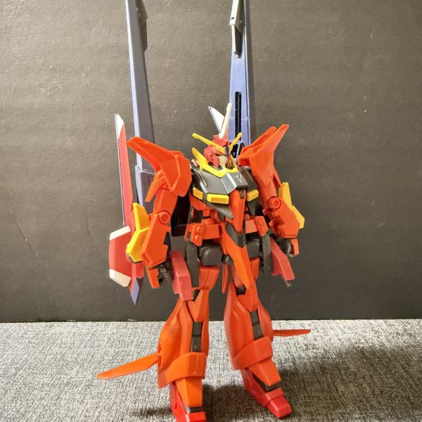 バウII（仮）開発計画③です！！1.2.3.4枚目、ギャプランのブースターをミキシングしてみました！どうでしょうか？少しごちゃついてきたな、、、。ミキシングあるあるなんですが、ごちゃついて色んなパーツに干渉しがちですよねー。ちょい調整します！5.6枚目、バウナッターに垂直尾翼を付けてみました！どうですか？空飛ぶ足感は少しはなくなって飛行機に近づいたのでは！しかし、イモータルジャスティスから引っ張ってきた主翼がデカすぎる、、。MS形態時に色んなパーツに干渉しているのでここも調整します！7枚目、バウアタッカーも主翼をギャプランブースターユニットに換装しました！うーん、大気圏では直進しか出来ないし、ちょい味気ないかな、、。開発は続きます！！（4枚目）