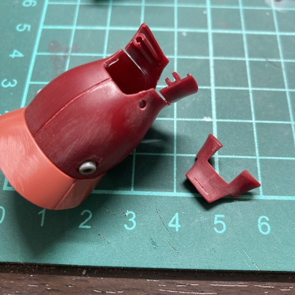 切ったり貼ったり穴開けたり…