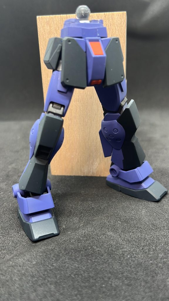 胴体1mm延長、パテでスネの形状変更