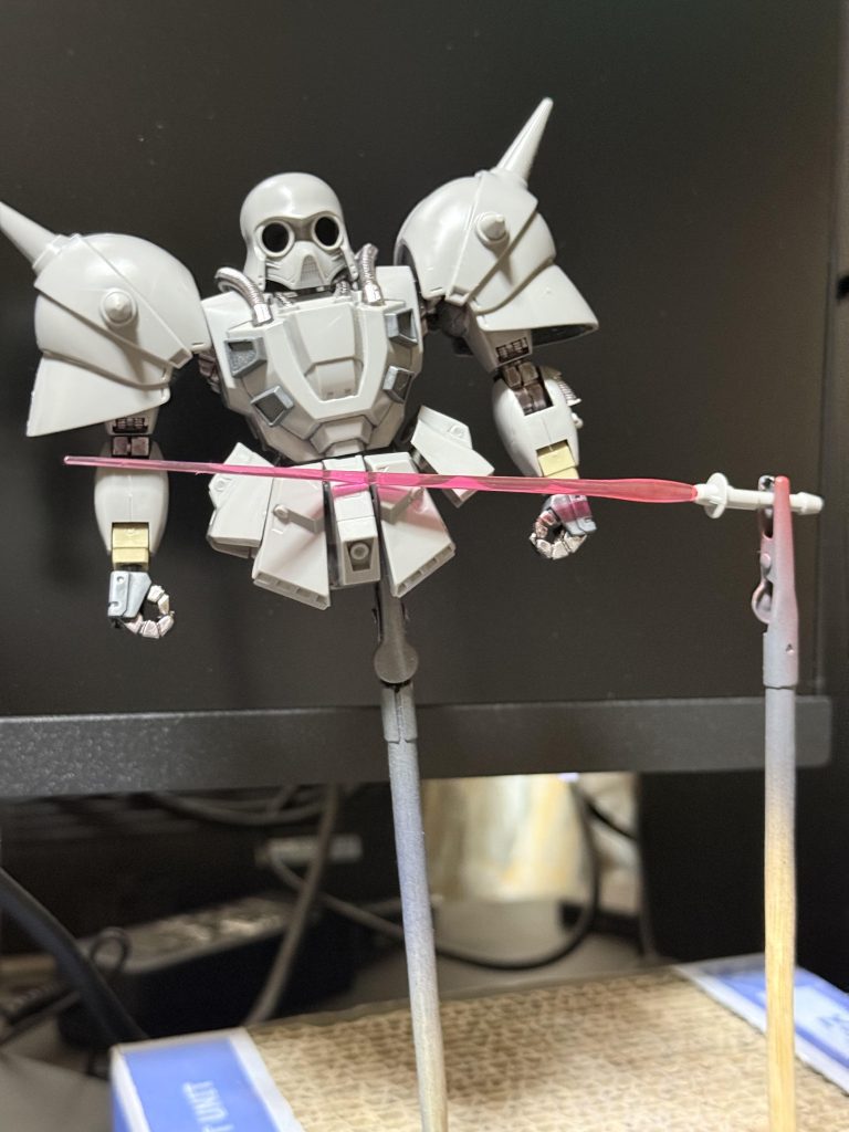 ビームサーベルはクリアパーツではなかったので適当な物を移植