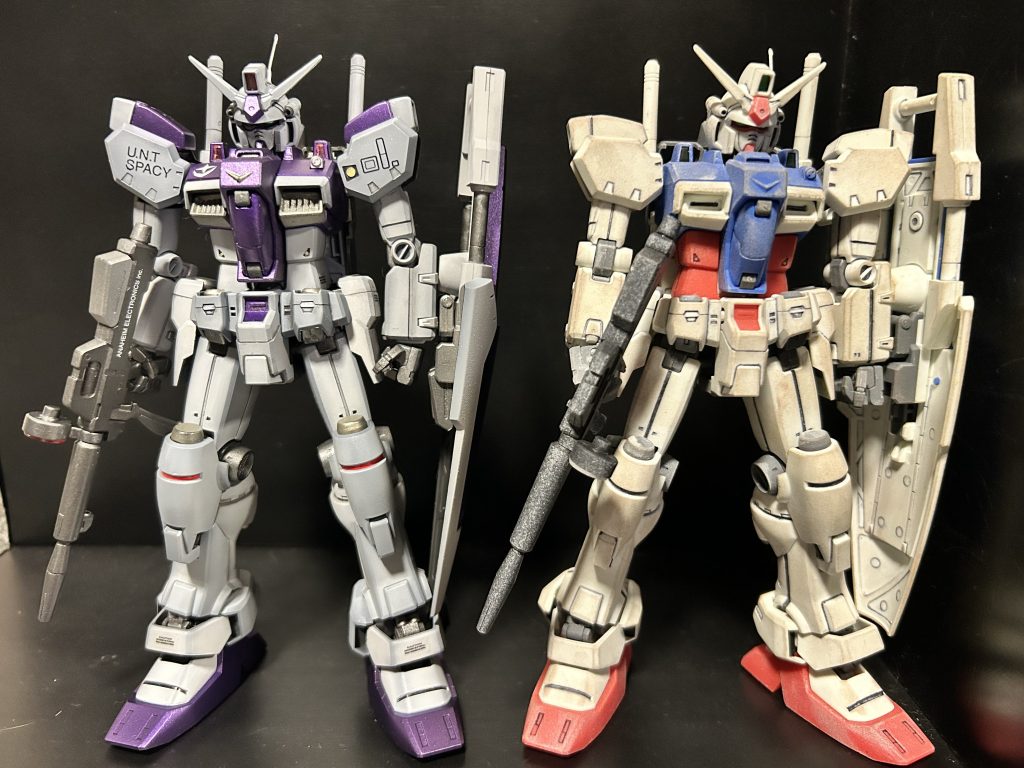 右が20年以上前に素組みにペンのみの墨入れ、そこらへんの土で汚したリアルウェザリング笑自分なりにこの歳でも成長できている事を少し嬉しく思いました。