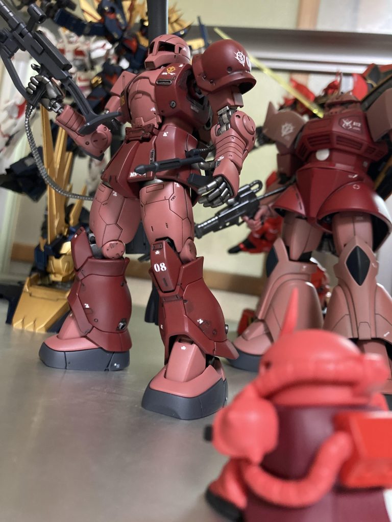 揃えて並べたくなるシャア専用…