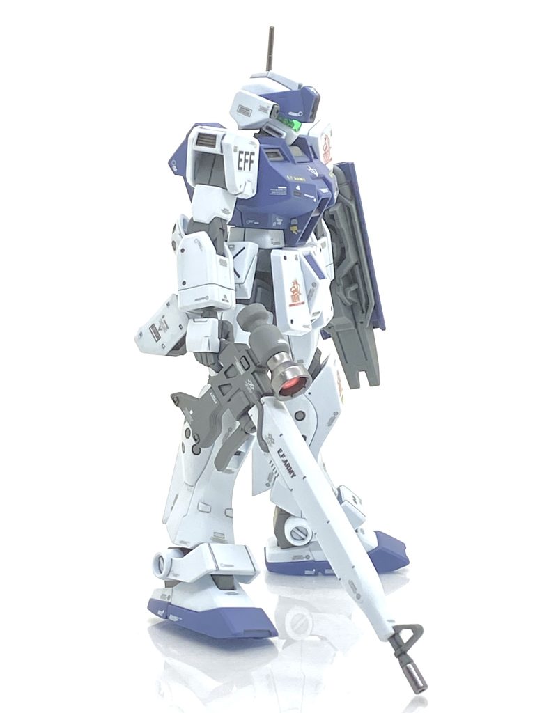 ライトグレーのデカールを使い、精悍さが出て新しい表現方法を身に付けました。