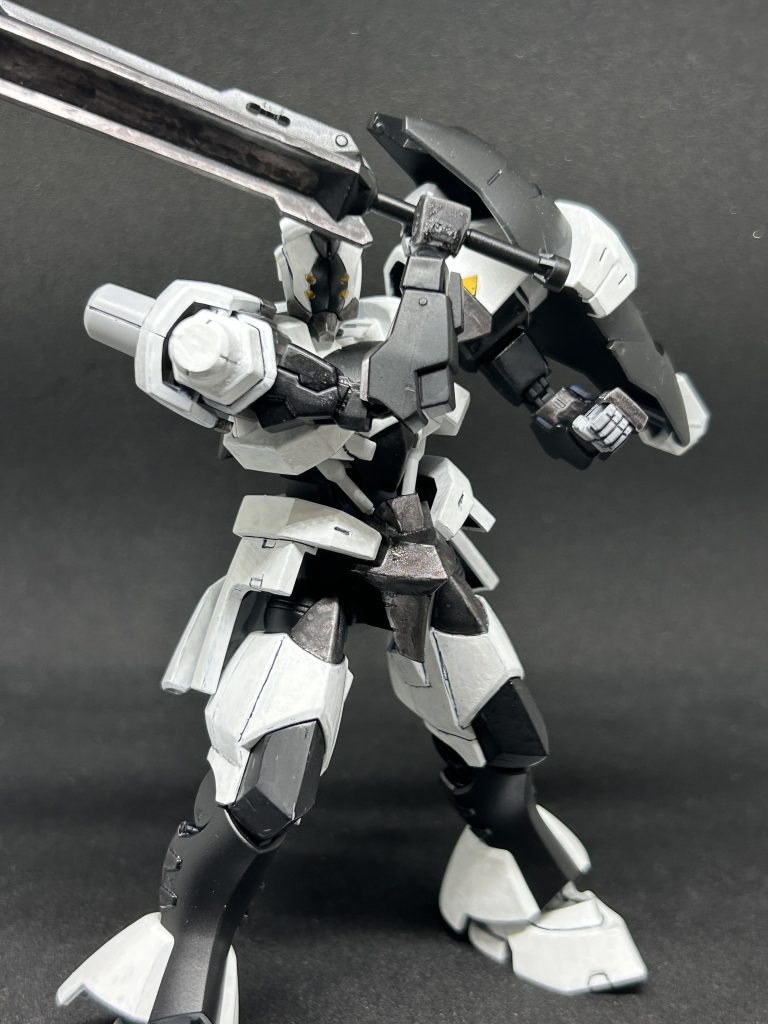 肩と目のところはシールにレジンをするということをやってみましたがなんかわかりにくいですね。最近思い通りの改造出来てホッとして塗装で大失敗が多いのが悩みの種です。エアブラシのコンプレッサーとか手を出そうかな。