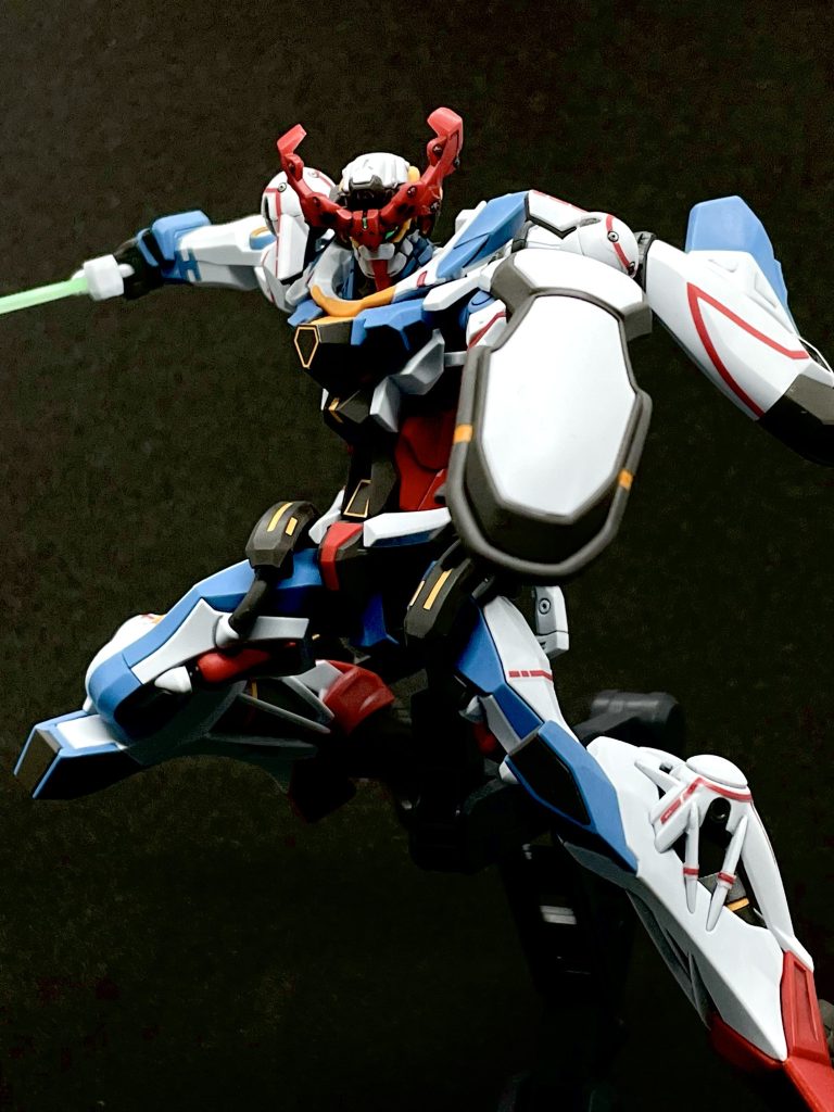 お手軽素組みでほとんど色塗らなくてもこの細かい色分け。近頃のガンプラは出来栄えが素晴らしい。  