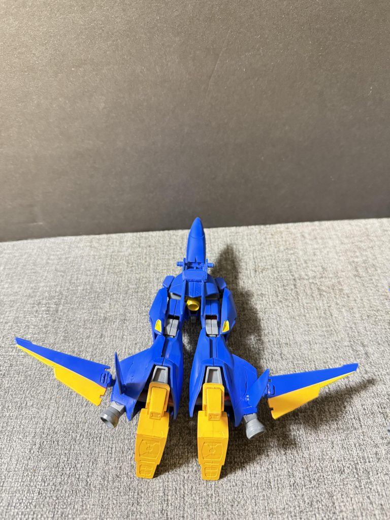 垂直尾翼、主翼を増設することにより単体での戦闘力が上がっている。