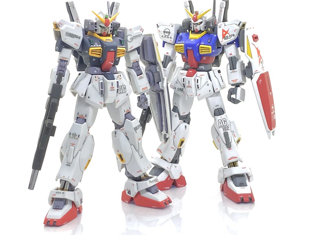 以前作りましたリバイブ版と。マーキングはなるべく同じにはしてますが形状が違うからアレンジも入れています。