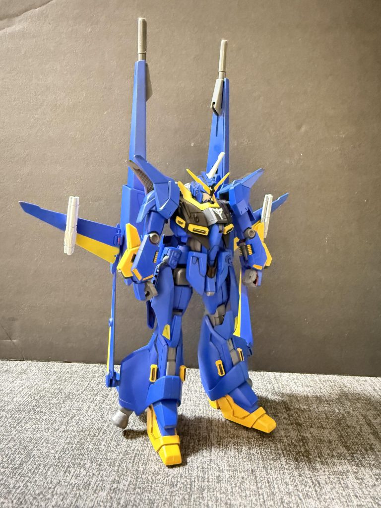 頭頂高:19.6m本体重量:40.4t全備重量:73.2t動力源:熱核融合炉ジェネレーター出力:5,020kWスラスター総推力:134,240kg装甲材質:ガンダリウム合金、サイコフレームセンサー有効半径:20,300m