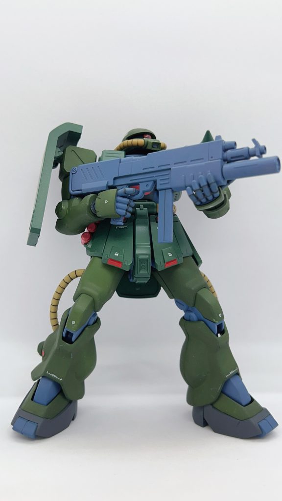 MG並にマシンガンが大きいです。