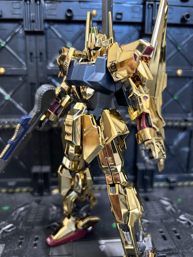 眩しいくらいにピカピカなんですが、そのため手を入れるところがほとんどなく、ほぼ素組状態です。