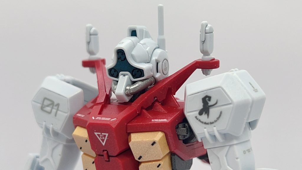 製品のマーキングシールは肩の魔女だけです。