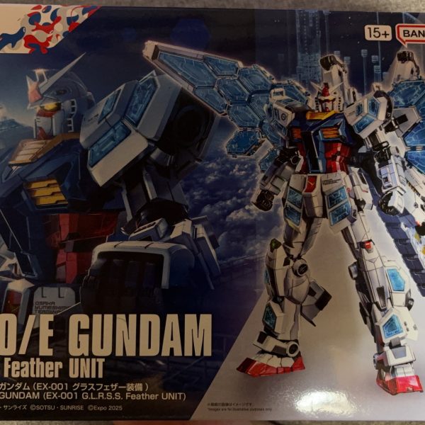 万博ガンダム意欲製作中以前作ったメタルジオングと並べてみました（2枚目）
