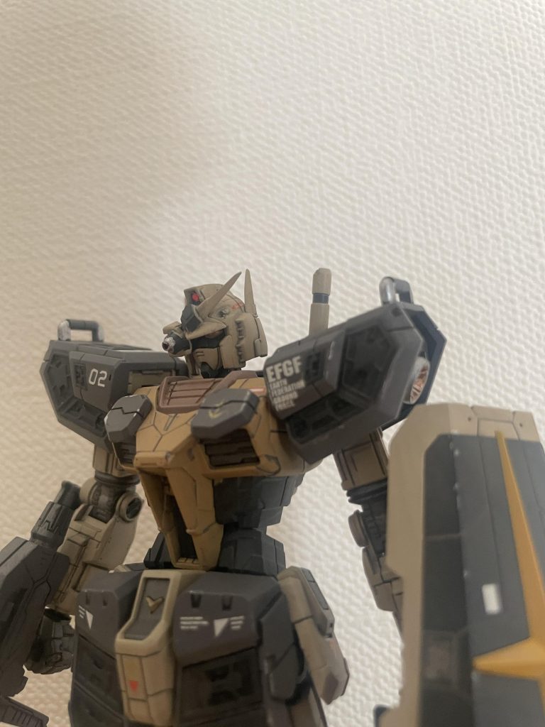 配色については元のイメージを払拭したかったので思い切りサンド系に振ってます。EGですがディテール、可動、作りやすさなど素晴らしいキットでした。まぁライフルとシールド付いてなかったら買ってなかったかも知れませんが…。