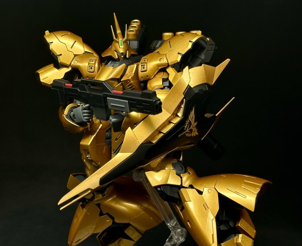 ゴールデンサザビー–5枚目/制作者：うろぼろす