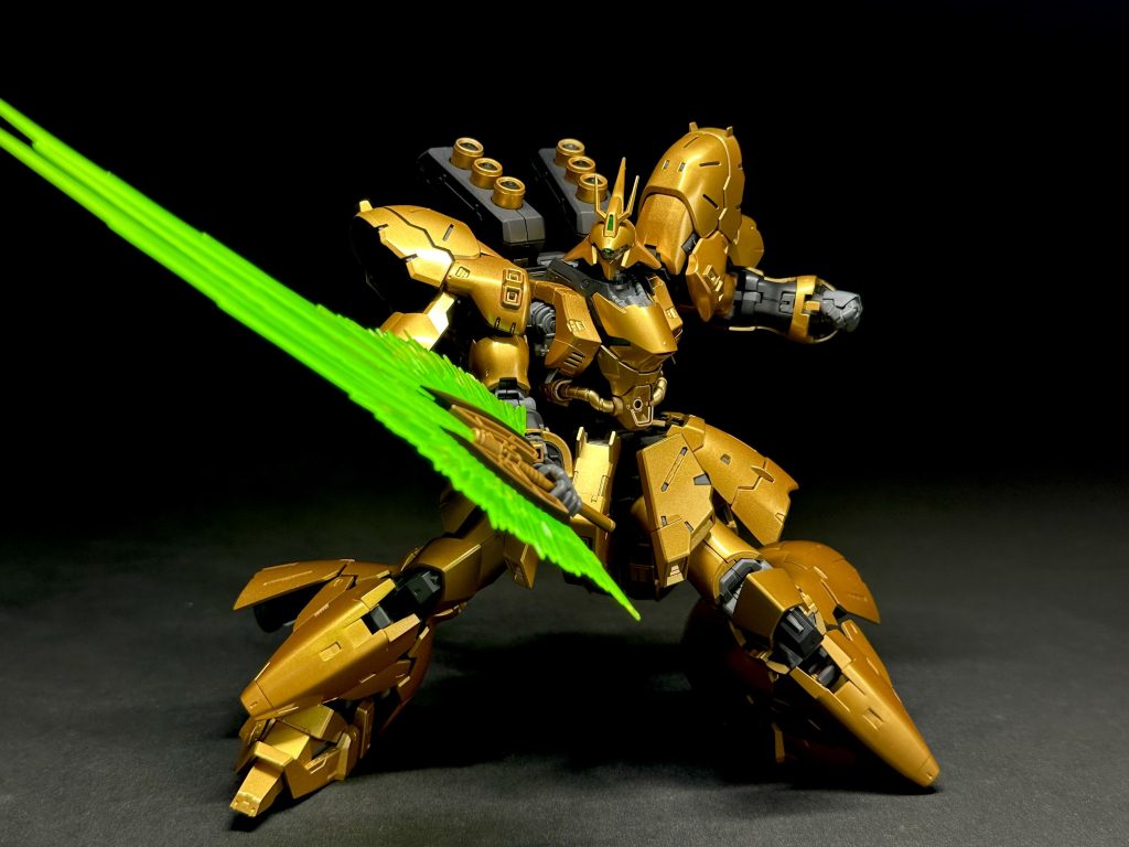 ゴールデンサザビー–7枚目/制作者：うろぼろす