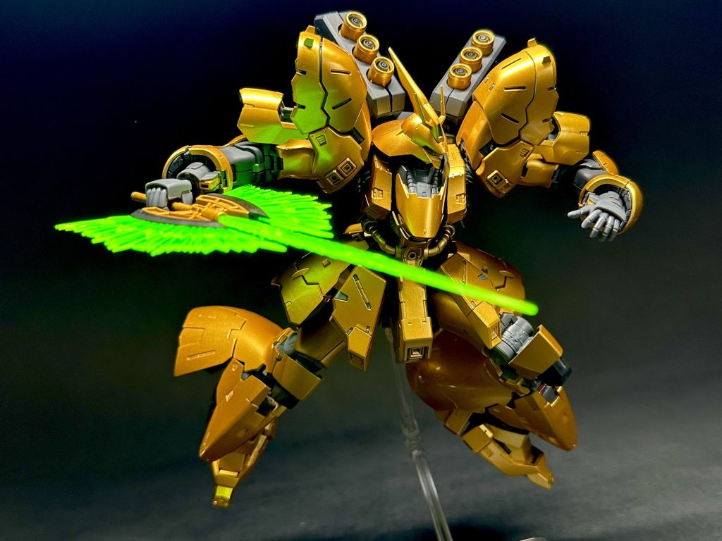 ゴールデンサザビー–8枚目/制作者：うろぼろす