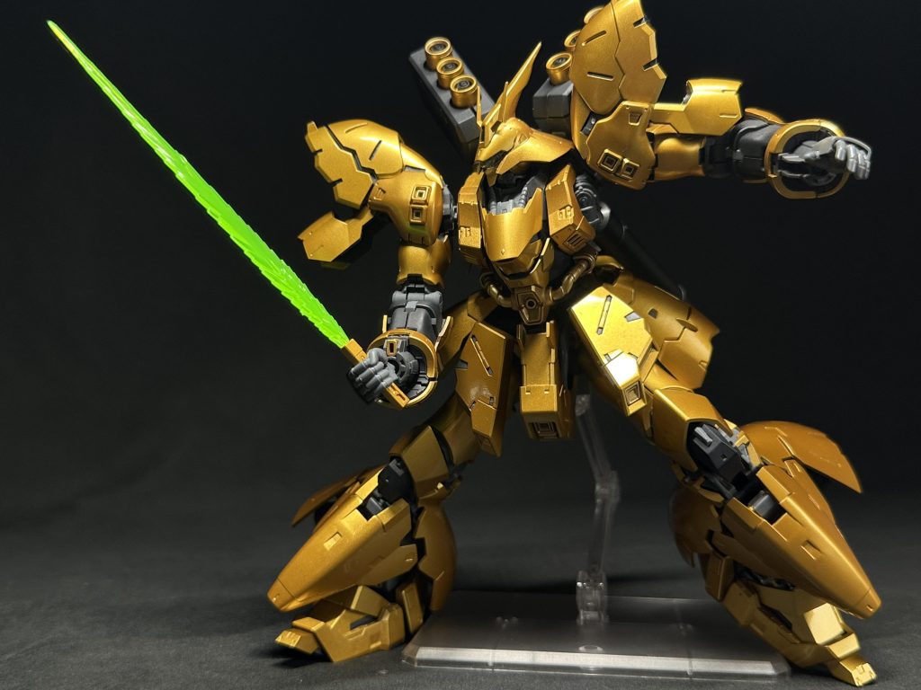 ゴールデンサザビー–9枚目/制作者：うろぼろす