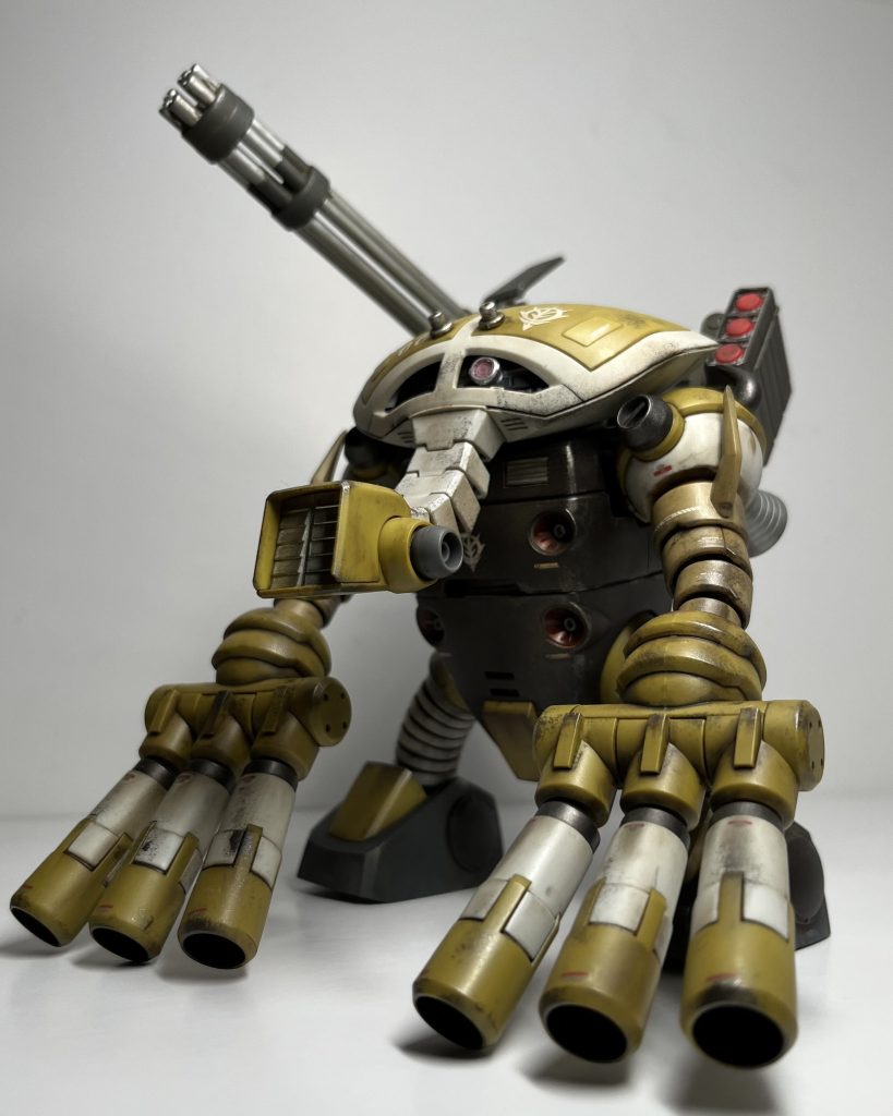 部分塗装は少ししていますが成形色で仕上げてます。ゴッグの腕も色合いが合っていたのでそのままです。