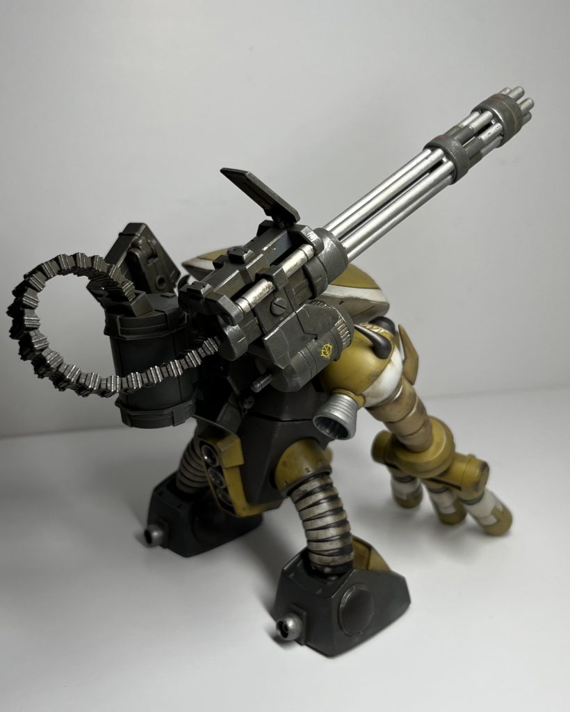 大型ガトリングをマウント。