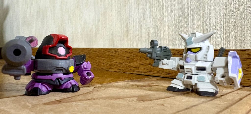 同シリーズのG-3ガンダムと対決。小説版ガンダムでは「緑のおじさん」ことシャリア・ブルもリック・ドムに乗っておりました。