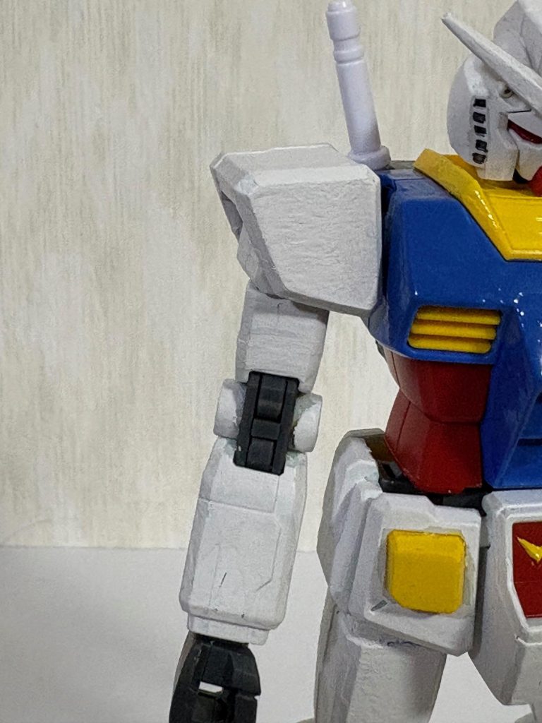 ただ一つ不満を挙げるとすれば金型が劣化しているのか、関節部のジョイントがすぐに白化してしまう事ですね。