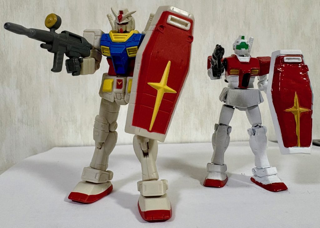 別シリーズのサイズが近いガンダムとのツーショット。