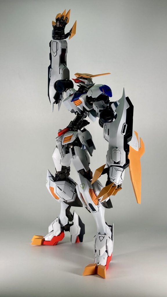 多分分からないと思うので謎ポーズの解説ですクロスレイズのルプスレクスがやっていた空に手を伸ばすシーンが元ネタなのですが今みるとよく分かりませんね 写真撮るの上手くなりたいです