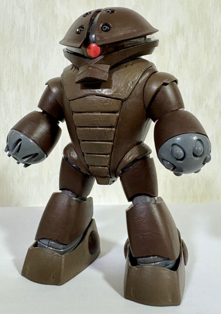 取説のカラーレシピとファーストガンダム本編の映像を参考にしつつ、レッドブラウンとウッドブラウンにつや消しブラックを少し混ぜて塗装。つや消しブラックのおかげでシックな雰囲気になった(zaku-kao6)
