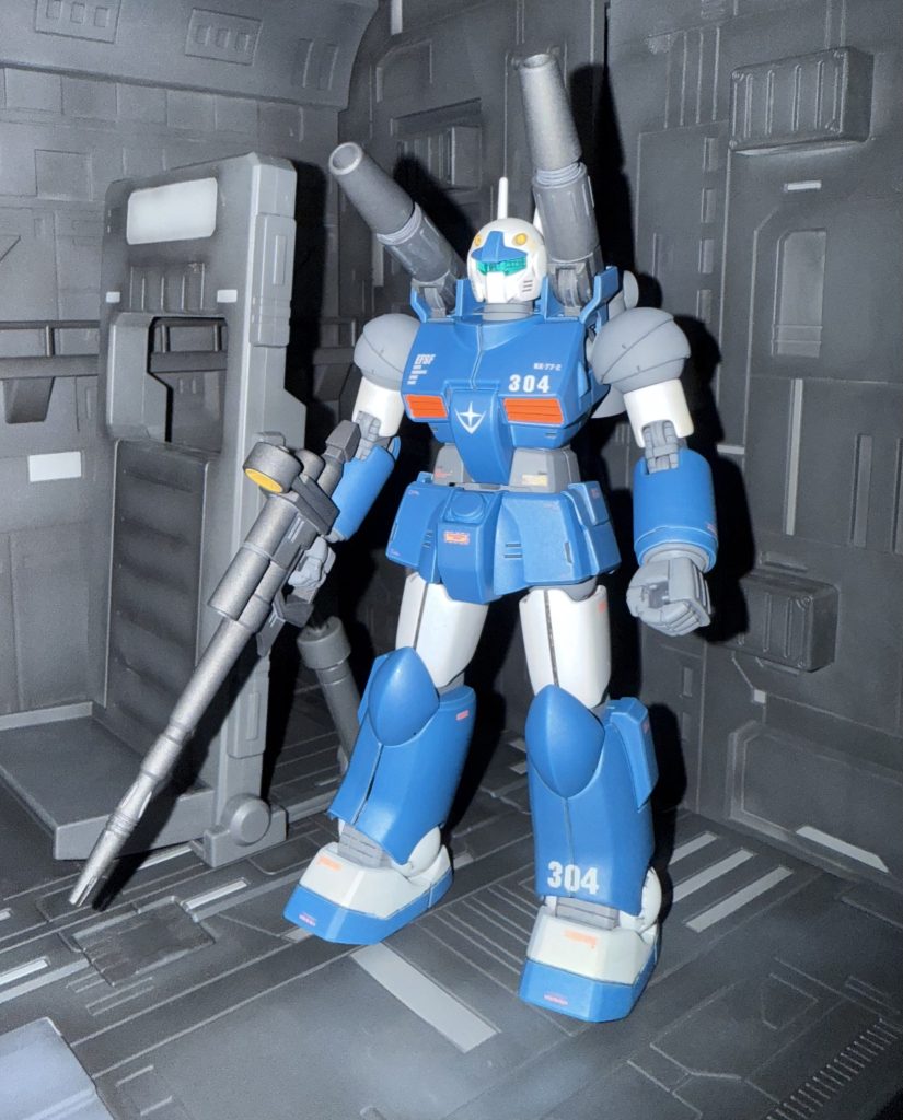 【塗装】本体のみ水性カラーを使用。青:ステラブルー(C.HLP07)白:ステラパールホワイト(C.HLP09)武装:MSグレー連邦系(C.UG05)関節:メカサフ ライト(G.NP002)ガンダムデカール+NCデカール05(絶版品)水性のつや消しスムースクリアで仕上げ。