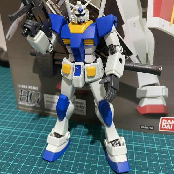 ガンダムマーカーエアブラシにて塗装。あとは墨入れ、つや消しで完成予定。※脳内設定でジム開発の為にガンダムの運用データを待たず見切り発車で製造されたガンダム。コアブロックシステムを廃止したが、まだまだコストが高過ぎて量産に向かず廃案になった。だが、コアブロックシステムを廃したことでオリジナルよりも軽量となっている。本機の他にもう一機赤い機体もある。という設定です。 