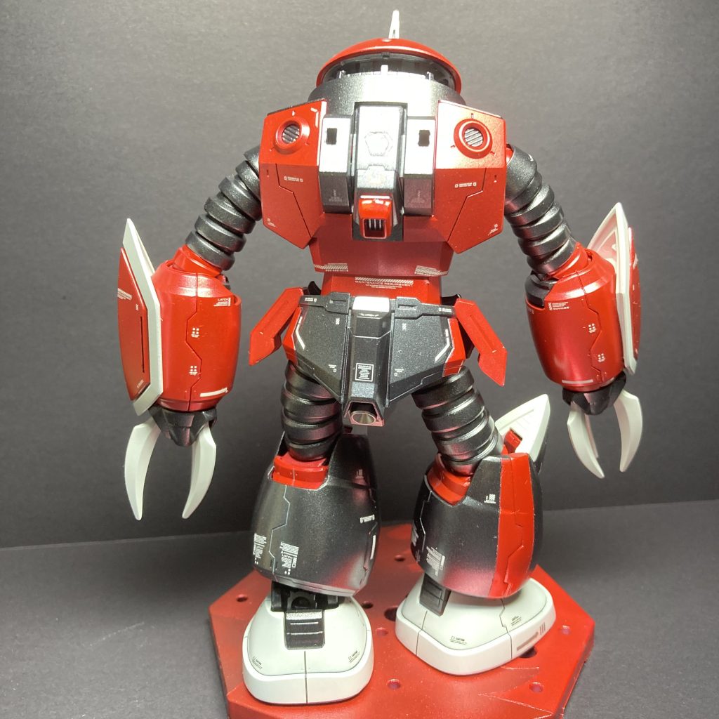 デカールは、なるべく専用機に見せる為にメカメカしくなるように仕上げました。